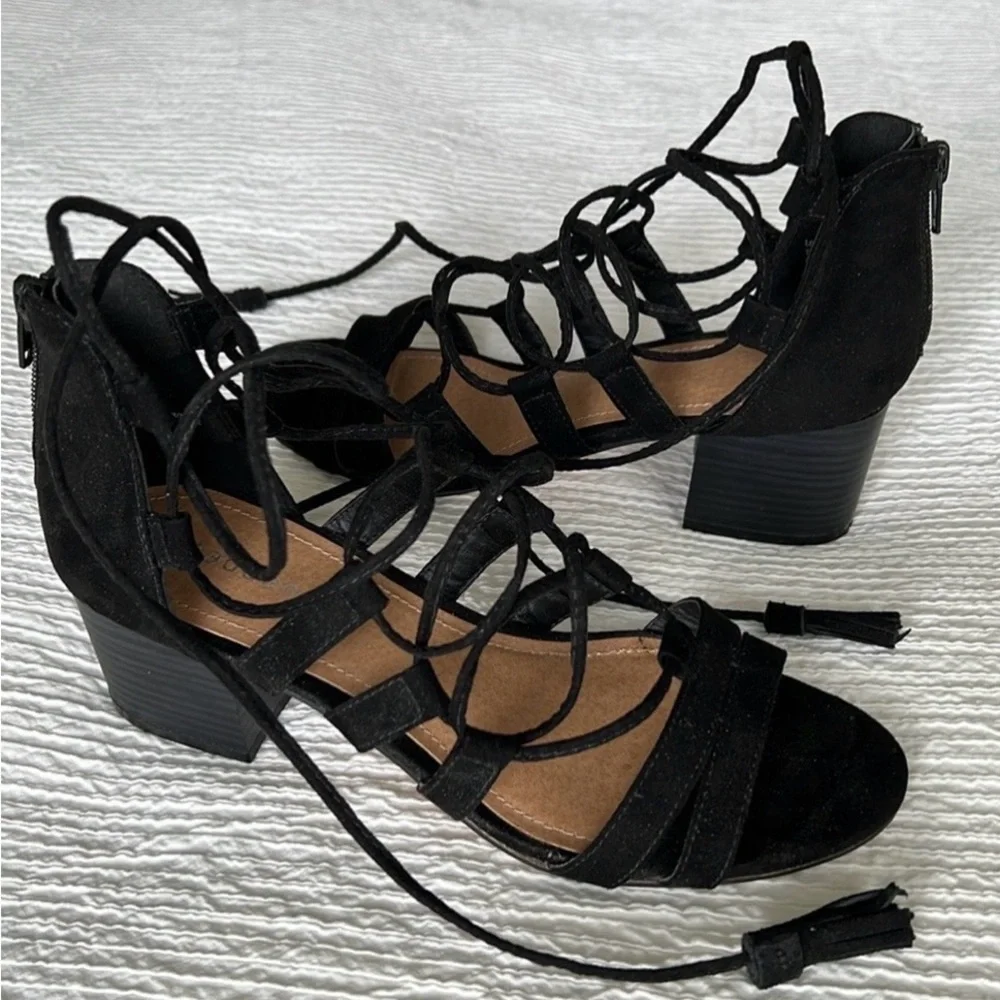 Madden Girl strappy black sandals with tassels and chunky heel 7